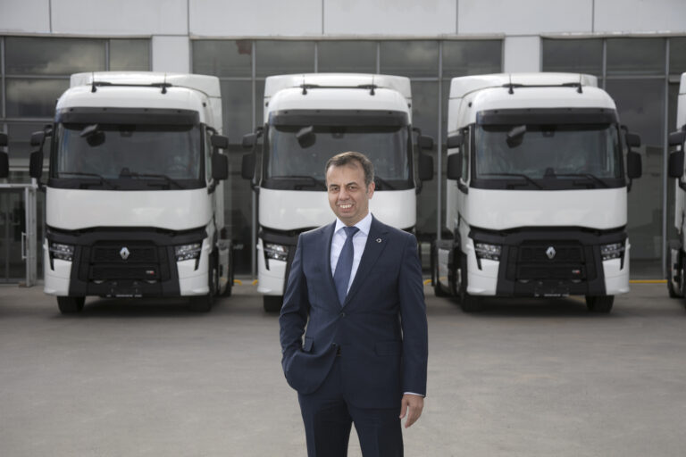 ARCLOG, Renault Trucks 100 yeni araçla güçlendiriyor
