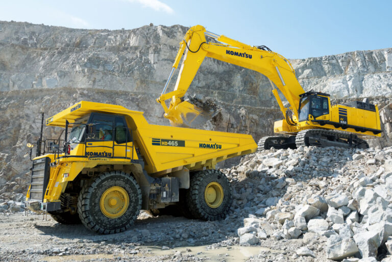 Komatsu PC950LC-11E0,  En Zorlu Sahaların Güçlü Ekskavatörü!